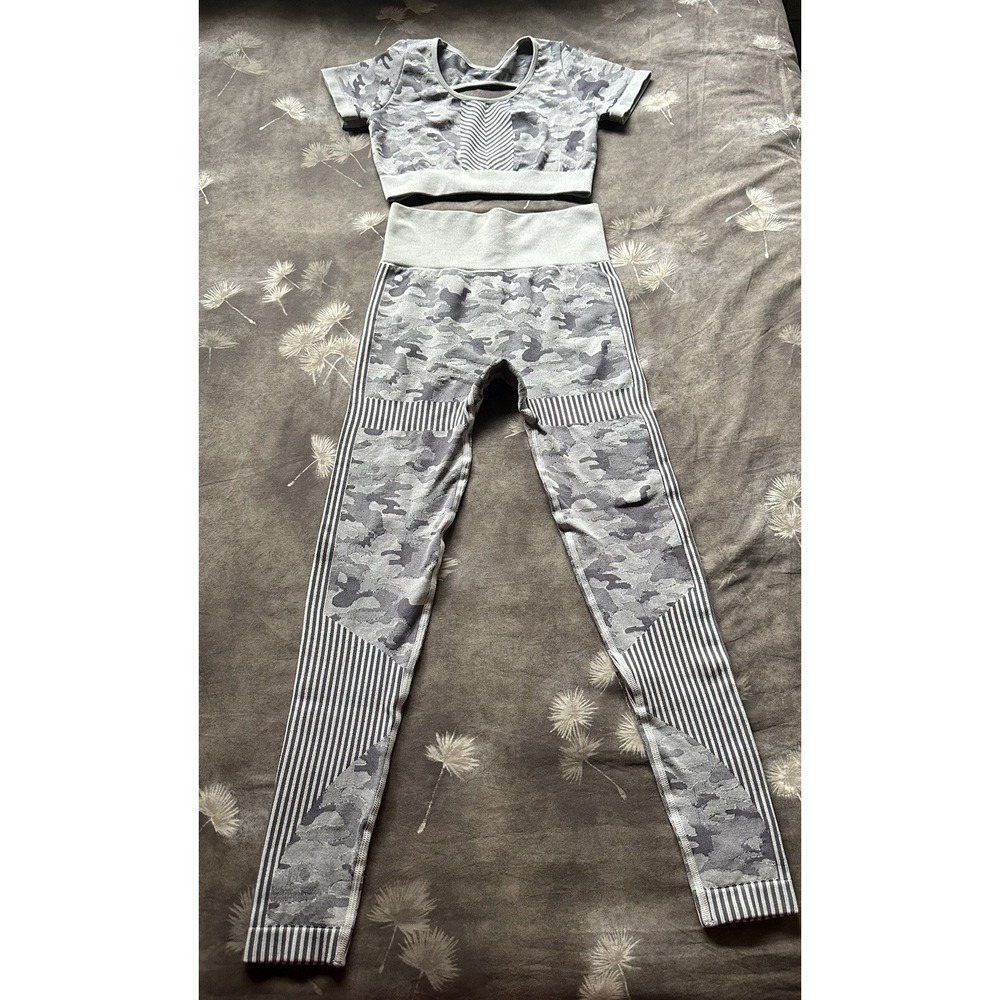 2 piece workout set grey stripes and‎ camo Size Small Crop Top And Leggings